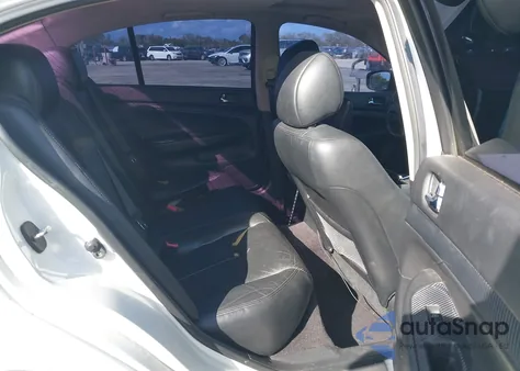 2011 Infiniti G37 Journey z USA, uszkodzony, nr VIN JN1CV6AP2BM305396